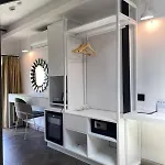 Kuca Otel *