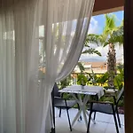 Kuca Otel *