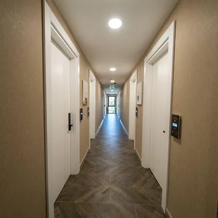 Kuca Hotel *